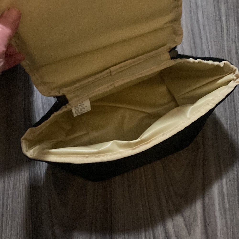 V-COOOL Breast Pump Tote Bag with Breastmilk Cooler Bag, Large - Picture 7 of 10